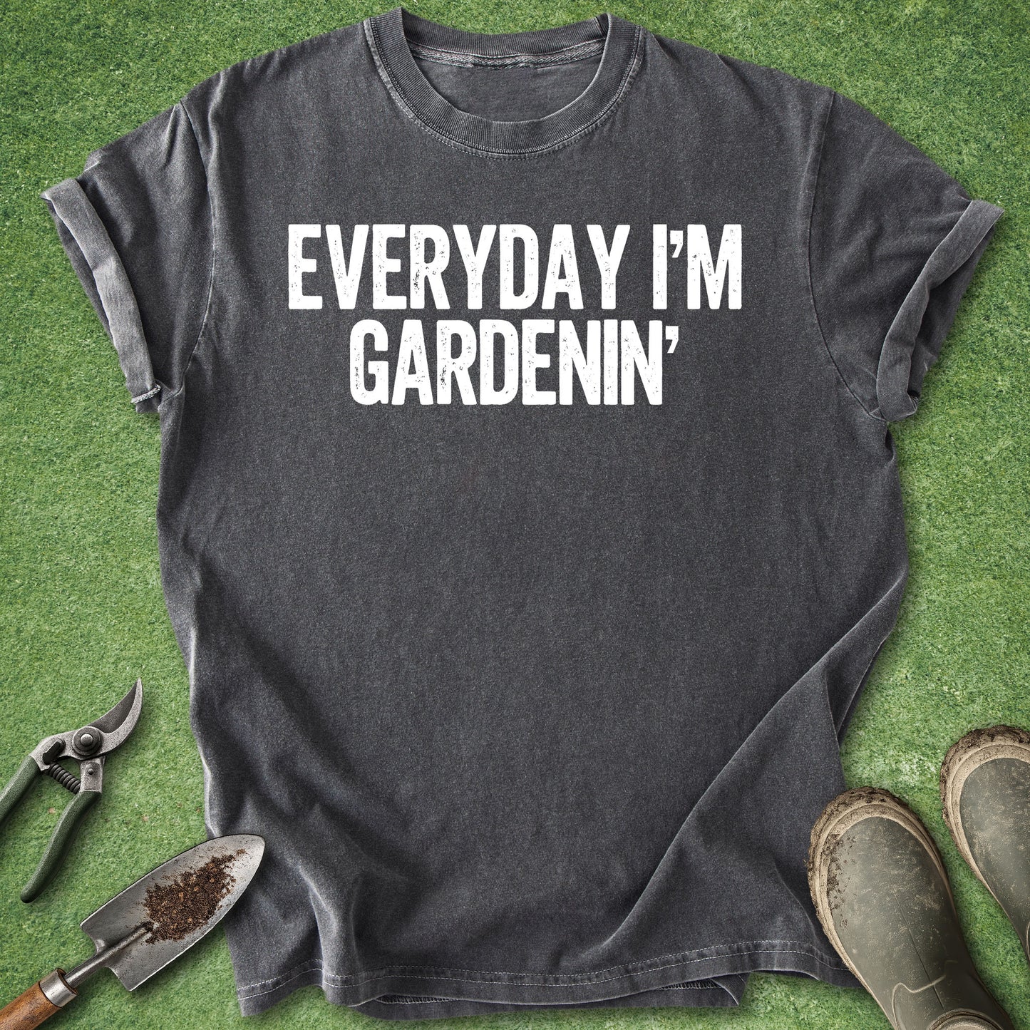 Comfort Colors pepper t-shirt featuring the funny gardening quote "Everyday I'm Gardenin'" in distressed white vintage lettering.
