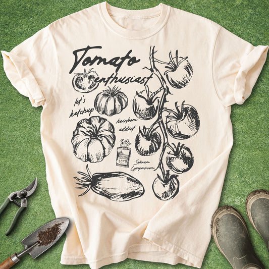 Vintage tomato enthusiast gardening t-shirt with heirloom tomato illustrations and botanical sketches on ivory shirt